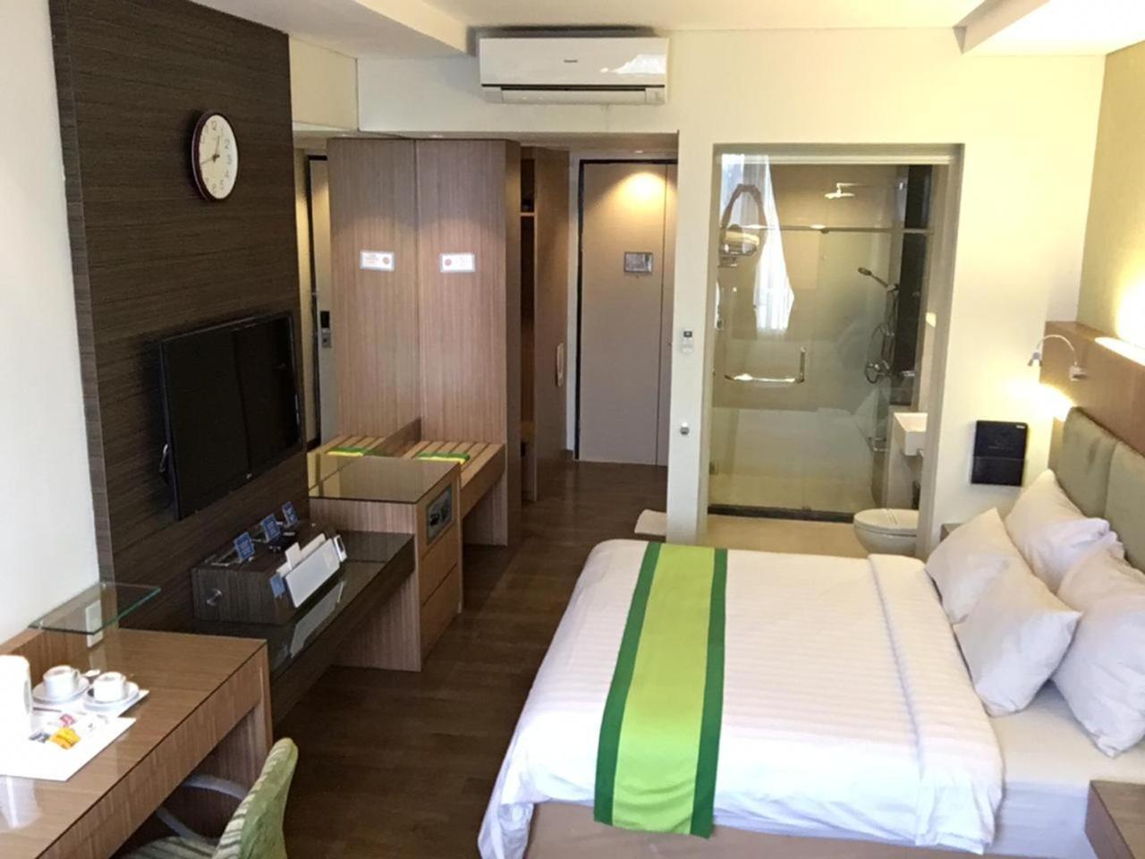 Hotel Wisata Niaga Purwokerto Buitenkant foto