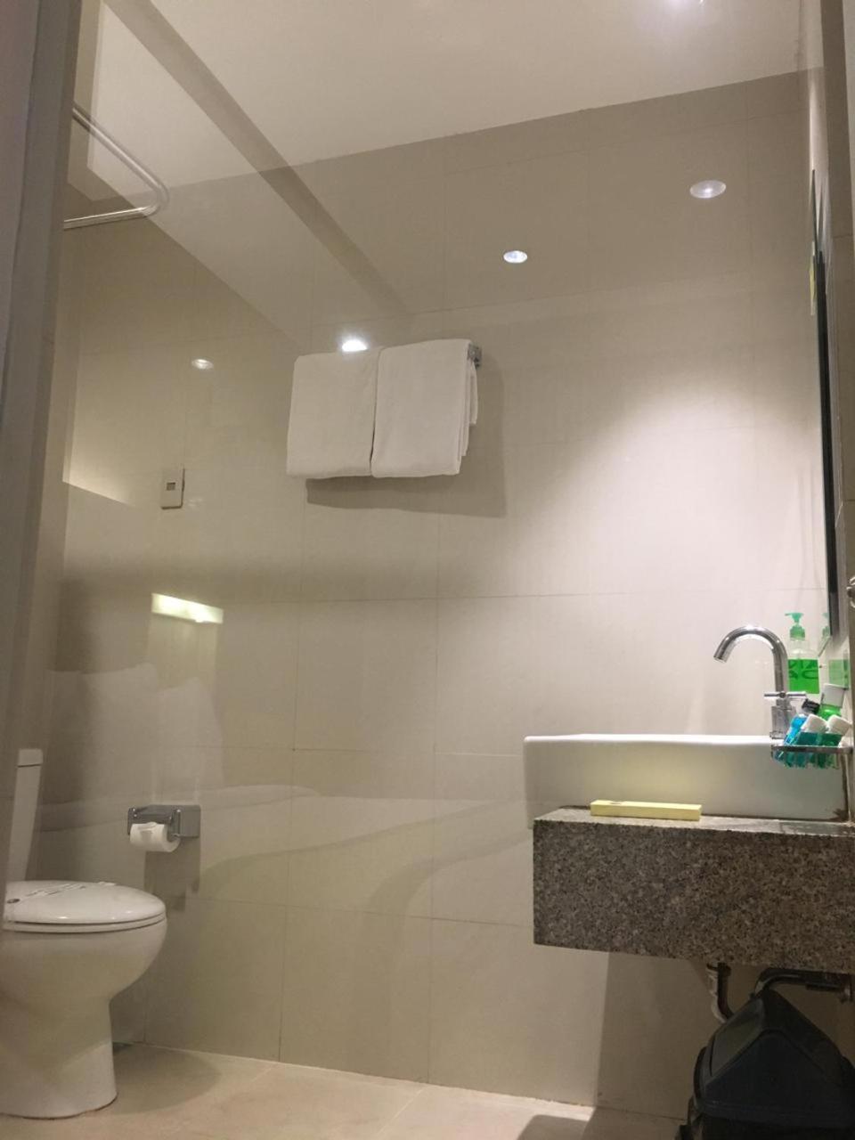 Hotel Wisata Niaga Purwokerto Buitenkant foto