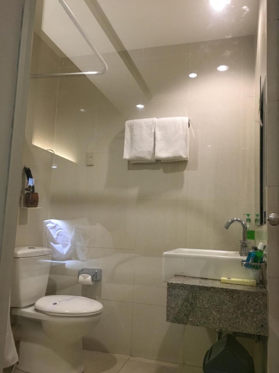 Hotel Wisata Niaga Purwokerto Buitenkant foto