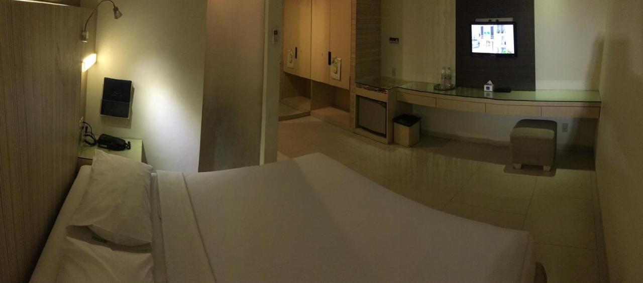 Hotel Wisata Niaga Purwokerto Buitenkant foto