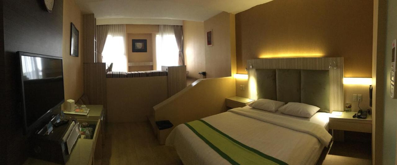 Hotel Wisata Niaga Purwokerto Buitenkant foto