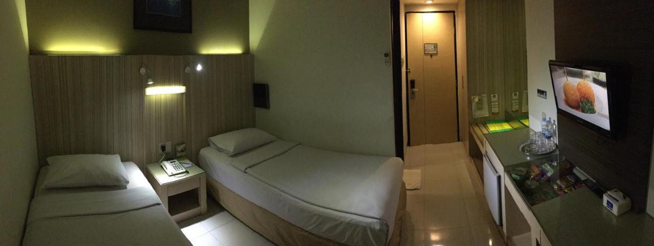 Hotel Wisata Niaga Purwokerto Buitenkant foto