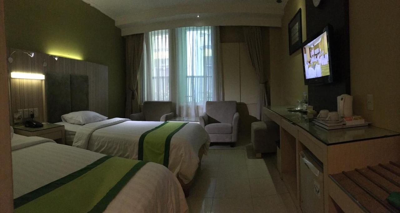 Hotel Wisata Niaga Purwokerto Buitenkant foto