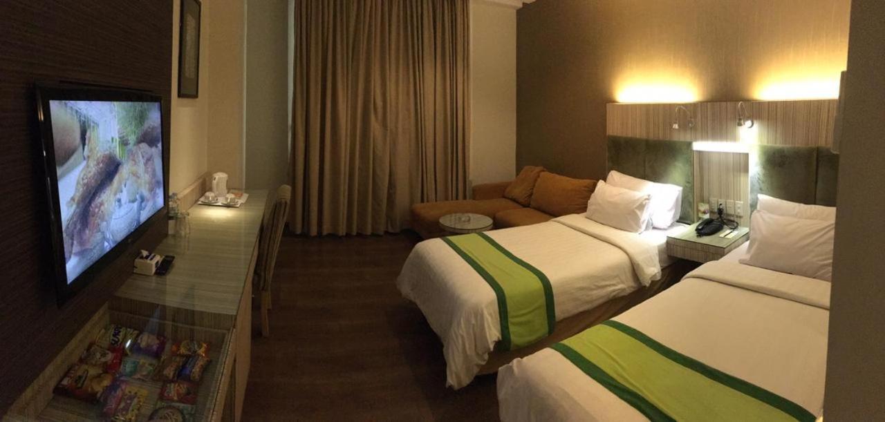Hotel Wisata Niaga Purwokerto Buitenkant foto