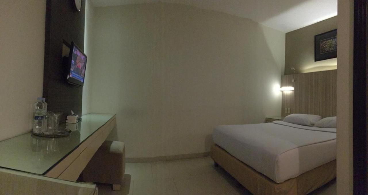Hotel Wisata Niaga Purwokerto Buitenkant foto
