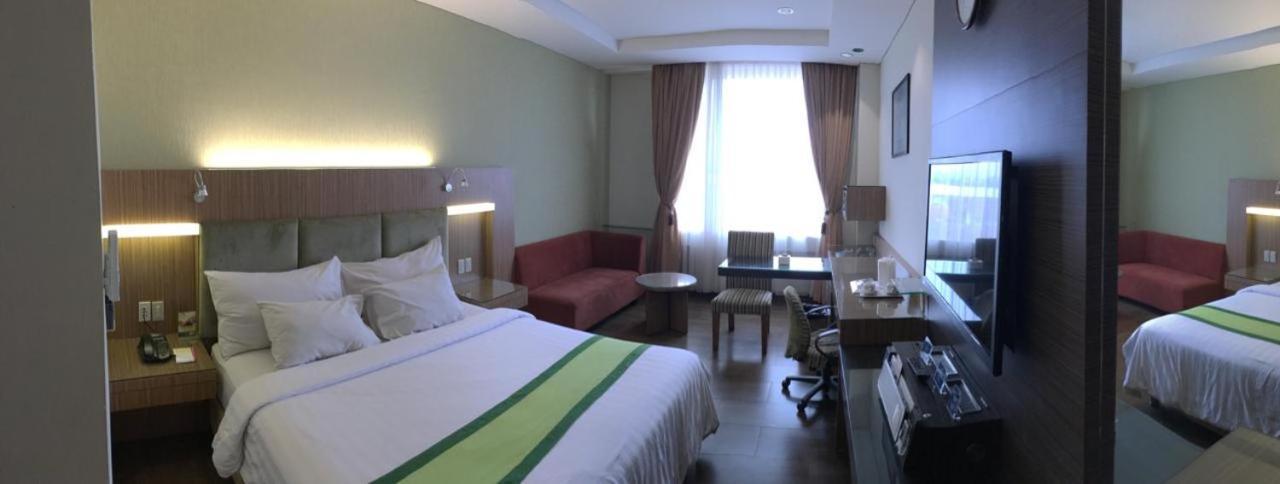 Hotel Wisata Niaga Purwokerto Buitenkant foto